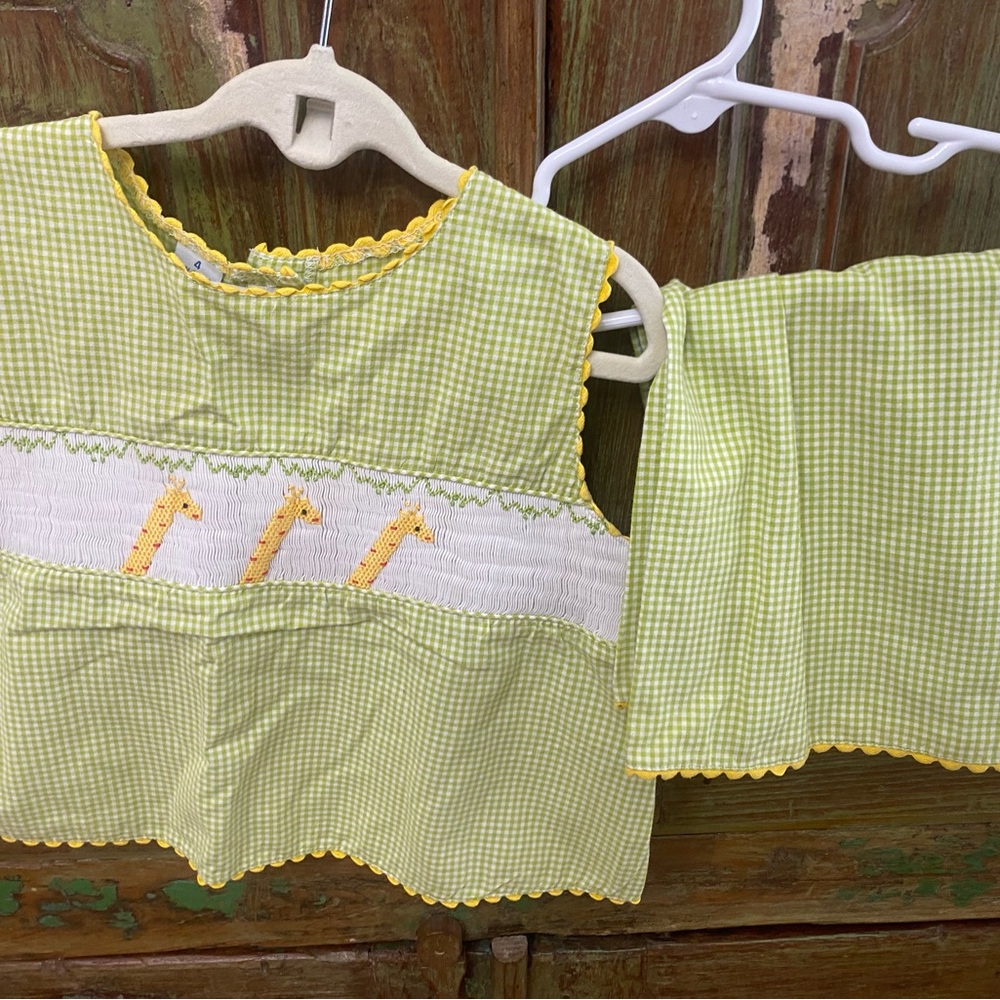 Silly Goose hand smocked giraffe set, so cute for zoo, GUC, size 4